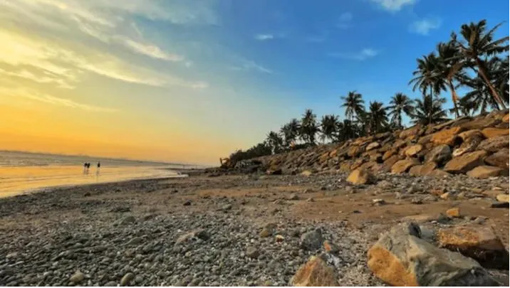 Uran Beach